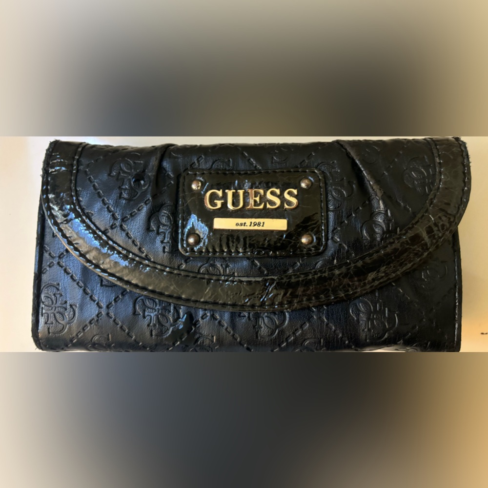 FREE Guess Wallet